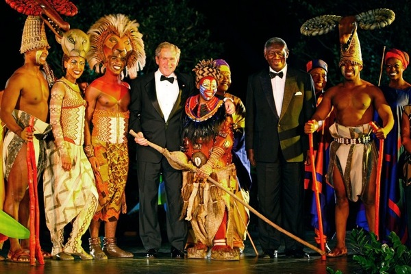 george_w_bush_ghana_presiden_john_kufuor_the_lion_king_broadway_cast_white_house.jpg