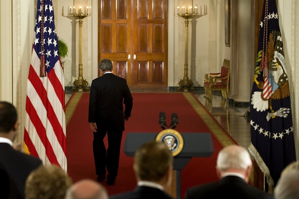 george_w_bush_leaves_white_house.jpg