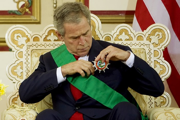 george_w_bush_medal_of_honour_morovia_liberia_february_2008.jpg