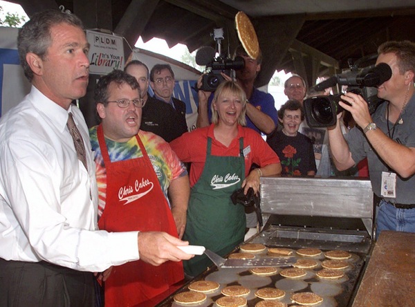 george_w_bush_pancakes_flip_campaign_trail_iowa_1999.jpg