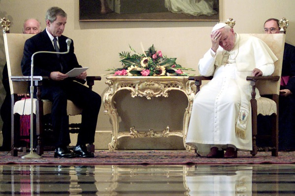 george_w_bush_pope_john_paul2_july2001.jpg