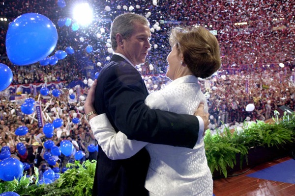 george_w_bush_with_laura_repub_nat_convetion_aug2000.jpg