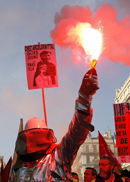 Демонстрации против политики Саркози во Франции