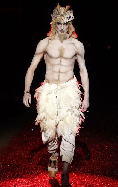 john_galliano_paris_fashion_week02.jpg