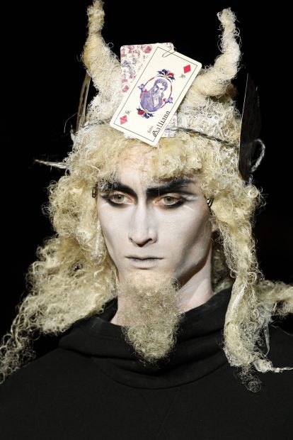 john_galliano_paris_fashion_week05.jpg