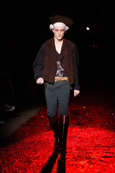 john_galliano_paris_fashion_week06.jpg