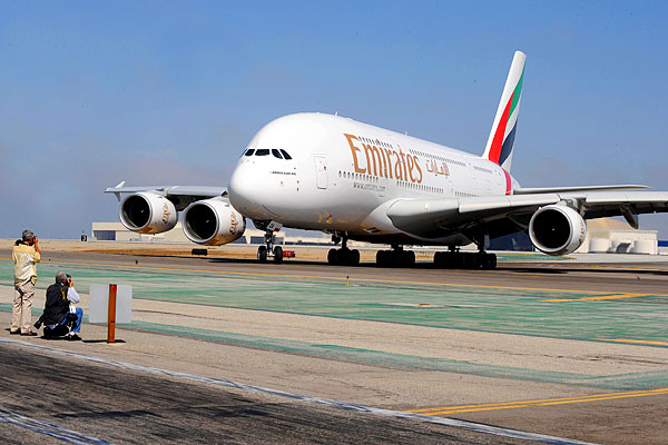 8_emirates_airlines.jpg