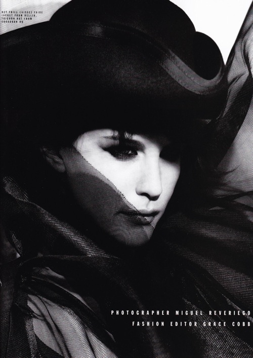 liv_tyler_wonderland_feb2009_02.jpg