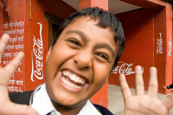 nepal_kathmandu_coca_cola_boy_smyling_IMG_4100.jpg