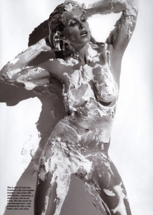 Синди Кроуфорд (Cindy Crawford) снялась обнаженной для журнала Allure.