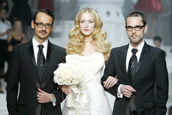 viktor_rolf_h_and_m_collection_show_with_raquel_zimmermann01.jpg