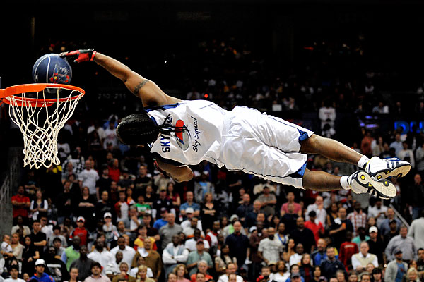 sport_sky_squad_basketball_acrobatics.jpg