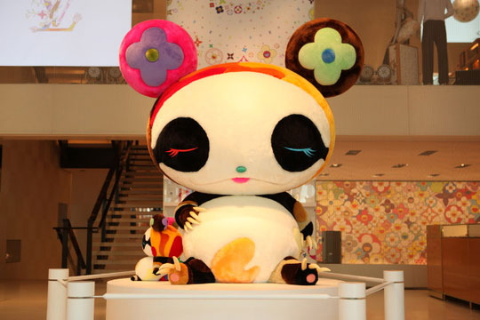 дизайнер Такаши Мураками (Takashi Murakami)