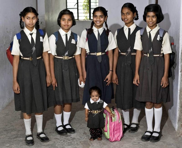 Самая маленькая школьница в мире