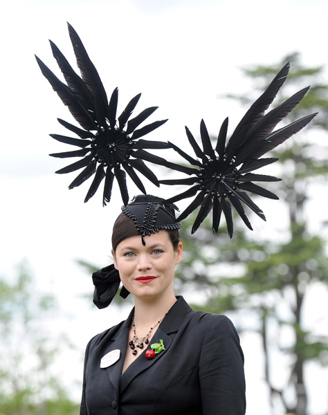 royal_ascot_hats_parade47.jpg