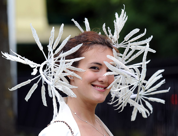 royal_ascot_hats_parade57.jpg