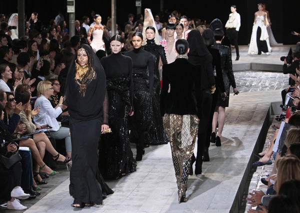 Показ коллекции Givenchy сезона осень-зима 2009-2010 в рамках Парижской недели высокой моды