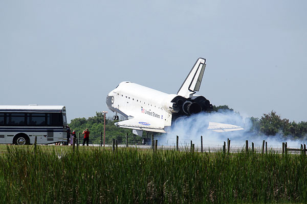 Space Shuttle Endeavour landing