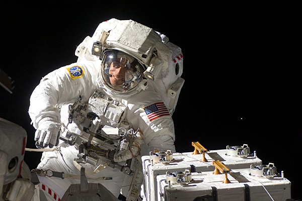 space_shuttle_endeavour_outer_space06.jpg