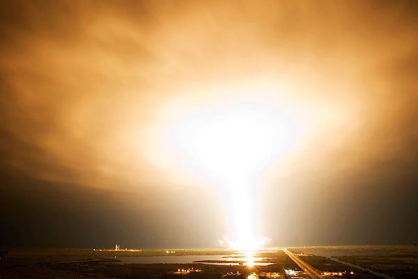 space_shuttle_endeavour_start06.jpg
