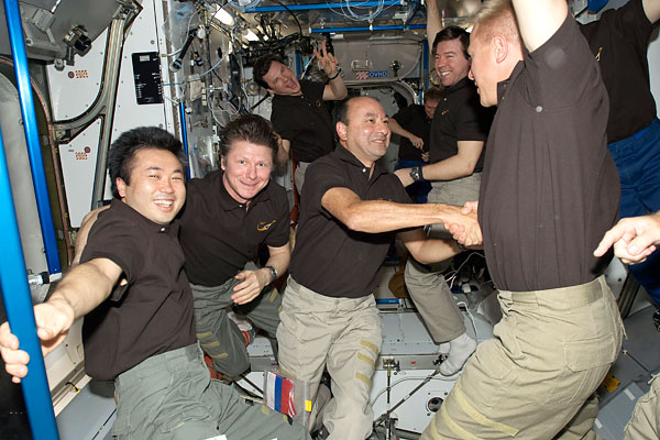 space_shuttle_endeavour_team06.jpg