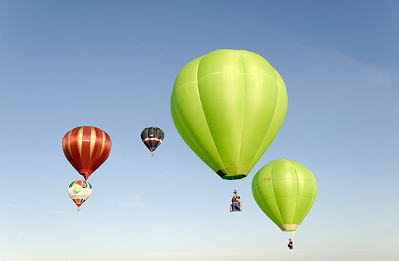 http://www.etoday.ru/uploads/2009/08/09/Lorraine-Mondial-Air-Ballons-17.jpg