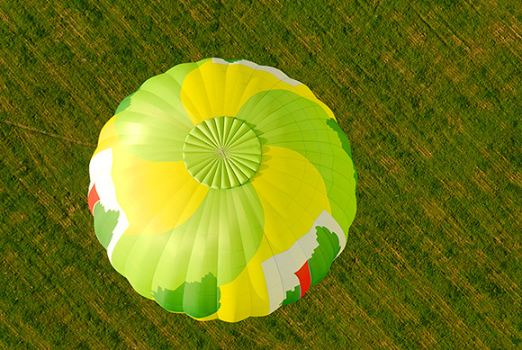 http://www.etoday.ru/uploads/2009/08/09/Lorraine-Mondial-Air-Ballons-19.jpg