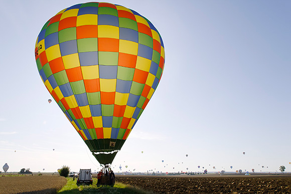 http://www.etoday.ru/uploads/2009/08/09/Lorraine-Mondial-Air-Ballons-5.jpg
