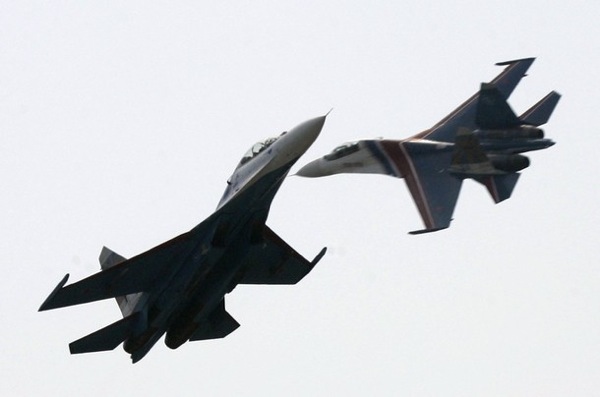 maks2009_aviashow_russkie_vityazi_su-27.jpg