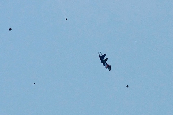 maks2009_aviashow_russkie_vityazi_su-27_crash.jpg