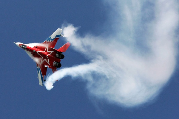 maks2009_aviashow_strizhi_mig-29.jpg