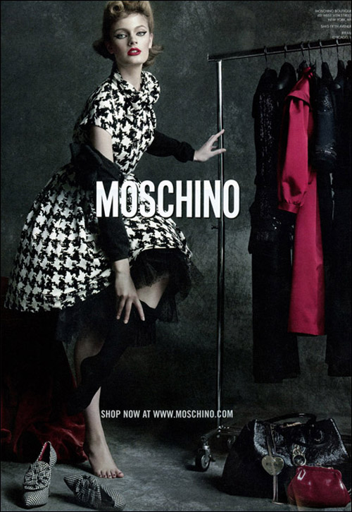 Констанс Яблонски в рекламе Moschino 