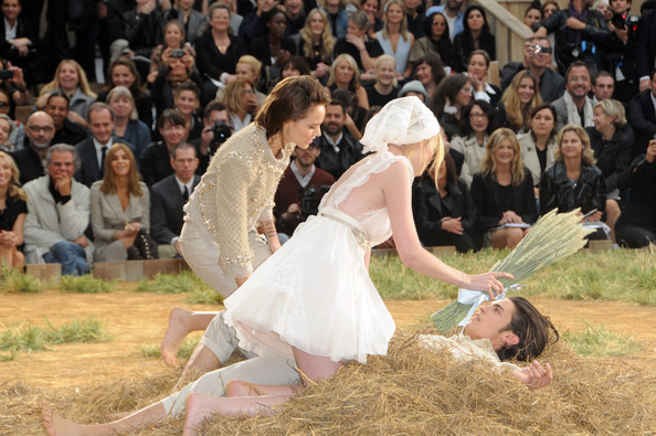 chanel_paris_fashion_week_15.jpg