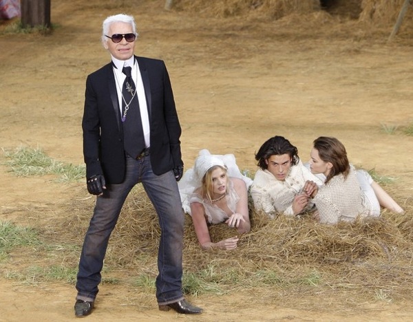 chanel_paris_fashion_week_30.jpg