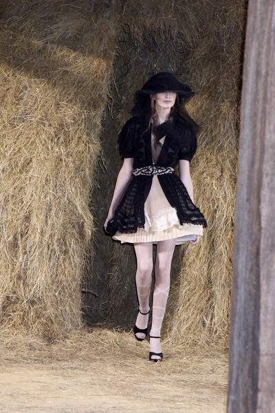 chanel_paris_fashion_week_38.jpg