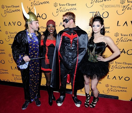 Kellan Lutz & Ashley Greene sam trammel rutina wesley.jpg
