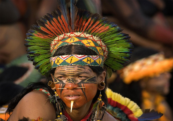 Воин бразильского народа Патахо на Национальных Соревнованиях в Пагагоминасе