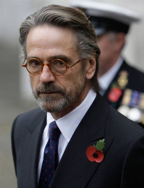 Актер Джереми Айронс (Jeremy Irons) покидает Вестминстерское Аббатство в Лондоне