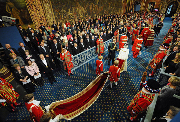 Королева Великобритании Елизавета II представила 18 ноября в ежегодной тронной речи 14 новых законопроектов