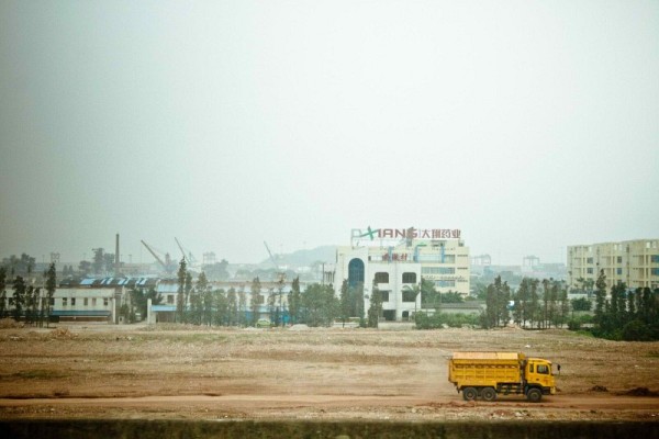 !cover_china_industrial_zones_IMG_6484_opt_small.jpg
