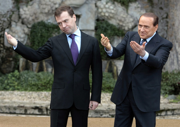 Итальянский Премьер-министр Сильвио Берлускони (Silvio Berlusconi) и российский Президент Дмитрий Медведев