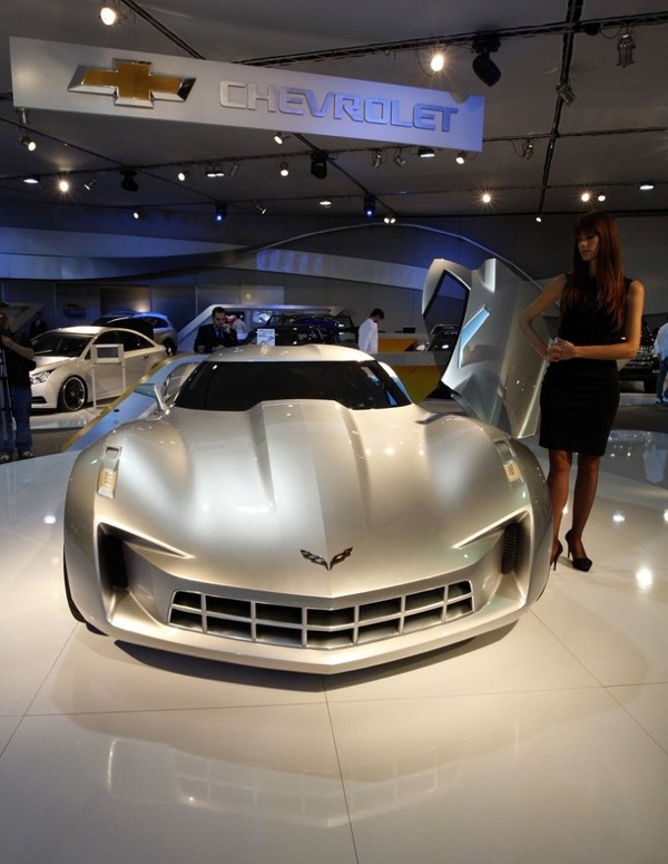 dubai_motor_show_corvette_concept.jpg