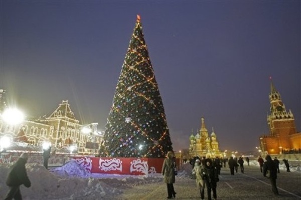 christmas_decorations_moscow_russia.jpg