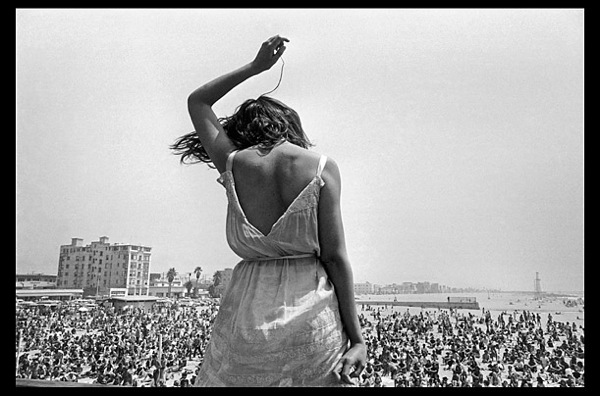 dennis_stock_venice_beach_rock_festival_1968.jpg