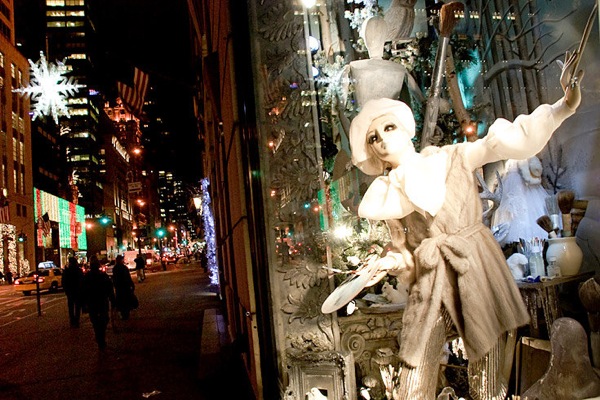 new_york_manhattan_christmas_shopping.jpg