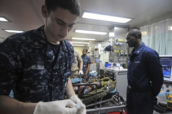 USNS_comfort_12.jpg