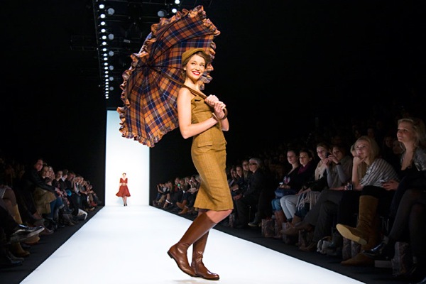 fashion_week_berlin_2010_lena_hoschek02.jpg