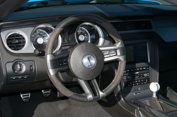 ford_mustang_shelby_gt_500_4.jpg