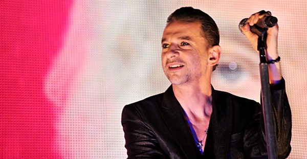 dave_gahan_depeche_mode_02_arena_prague.jpg