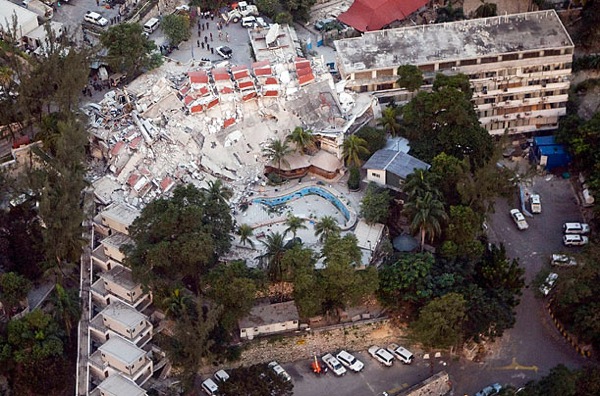 haiti_earthquake_aerial_hotel_pancaked.jpg